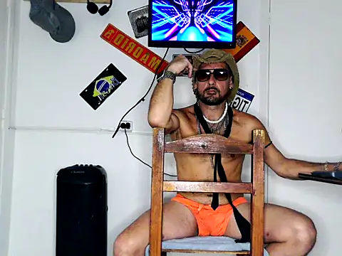 freddymdq100 online show from 04/10/26, 05:23