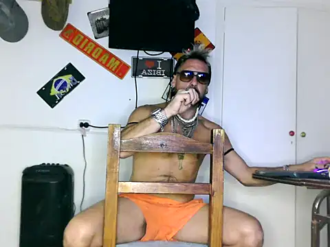 freddymdq100 online show from 04/14/26, 11:33