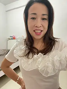 Snapshot of keke-77 chatting on 04/12/26, 02:49 keke-77 online show from 04/12/26, 02:49