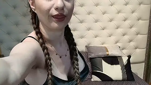 AmiellaRose online show from 03/28/26, 06:35