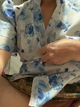 tieuvy6 online show from 04/11/26, 08:57