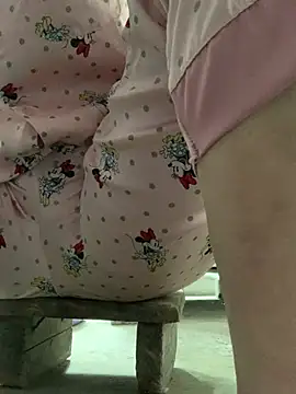 tieuvy6 online show from 04/13/26, 11:43