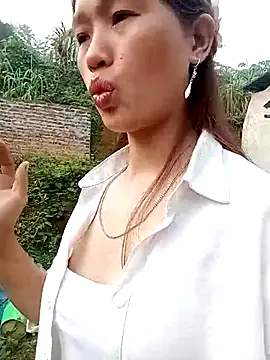 Snapshot of gogo-min chatting on 04/05/26, 12:19 gogo-min online show from 04/05/26, 12:19