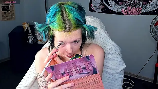 LittleKittenStar online show from 03/23/26, 02:48