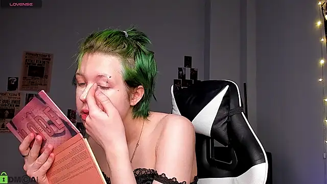 LittleKittenStar online show from 04/05/26, 03:04