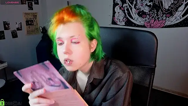 LittleKittenStar online show from 05/15/26, 11:28