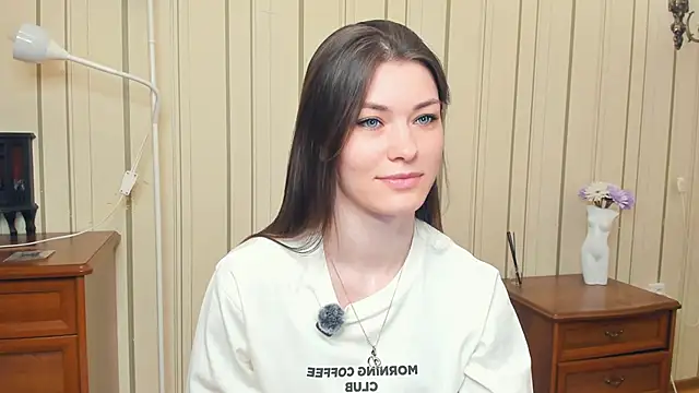 JulissaLipoma online show from 03/25/26, 06:08