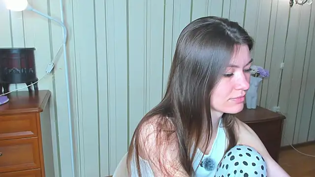 JulissaLipoma online show from 04/05/26, 06:21