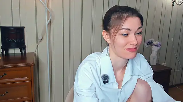 JulissaLipoma online show from 04/10/26, 07:46