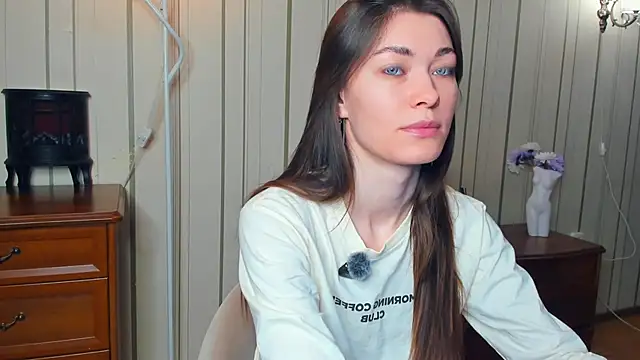 JulissaLipoma online show from 04/11/26, 06:40