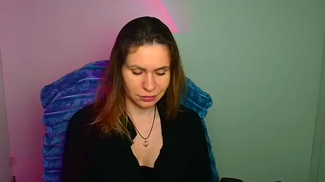 Kira raaaa online show from 04/08/26, 05:18