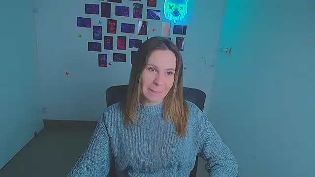 Kira raaaa online show from 04/10/26, 05:23