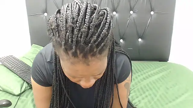 xxJuicyLipsx01 online show from 03/27/26, 05:01