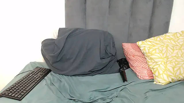 dark-berry77 online show from 04/06/26, 04:52