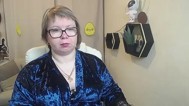 BonnnyBoobsy online show from 04/11/26, 05:45