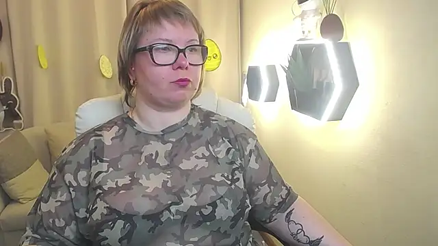 BonnnyBoobsy online show from 04/13/26, 05:57