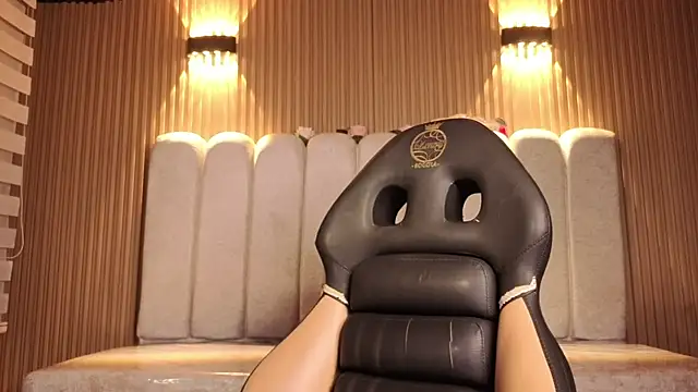 Melannyy V online show from 03/25/26, 12:22