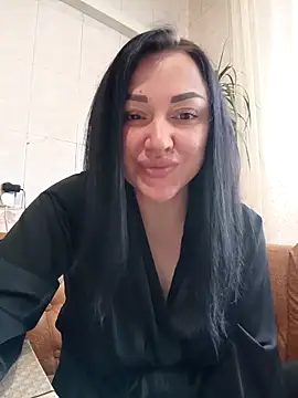 Elsie-Nora online show from 04/15/26, 05:58