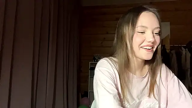 Snapshot of LenLen_Solen chatting on 03/24/26, 12:43 LenLen Solen online show from 03/24/26, 12:43