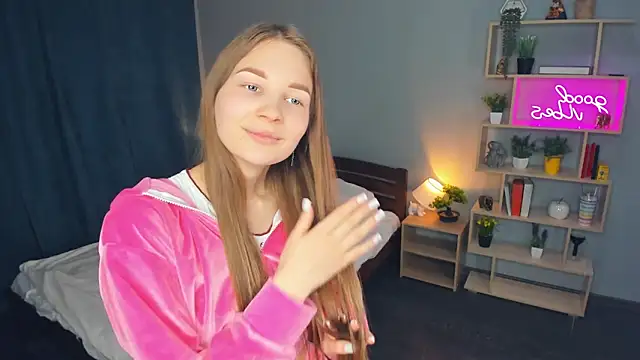 AndriaWhitford online show from 03/24/26, 07:52