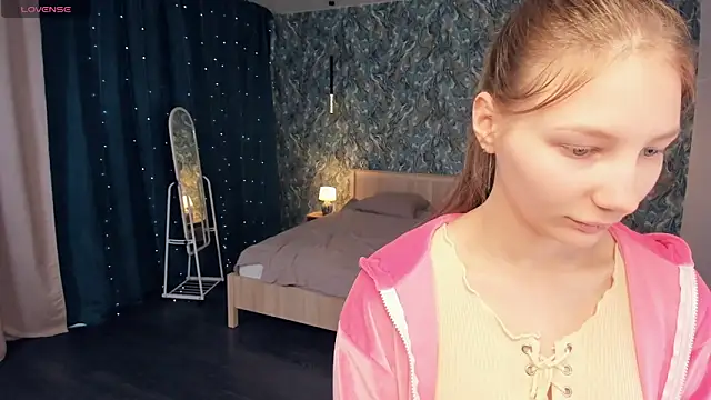 AndriaWhitford online show from 04/13/26, 06:41