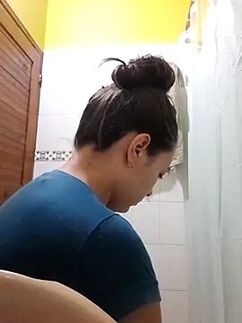 Isabelmotta  online show from 04/13/26, 10:04