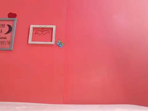 Snapshot of CharlotteBrownn2 chatting on 04/01/26, 01:12 CharlotteBrownn2 online show from 04/01/26, 01:12