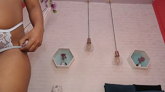 Snapshot of CharlotteBrownn2 chatting on 04/07/26, 12:49 CharlotteBrownn2 online show from 04/07/26, 12:49