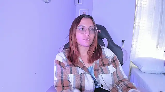 Snapshot of Littletammy4u chatting on 03/28/26, 04:12 Littletammy4u online show from 03/28/26, 04:12