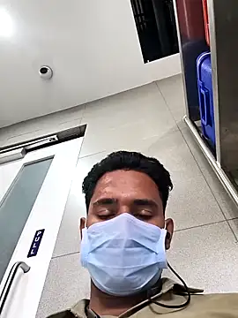 Snapshot of Stranger_boy123 chatting on 03/19/26, 08:40 Stranger boy123 online show from 03/19/26, 08:40