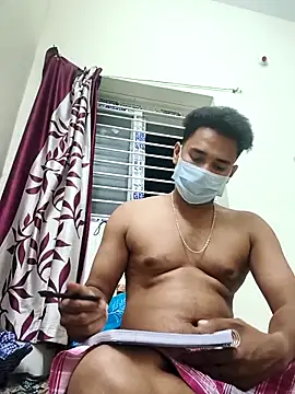 Snapshot of Stranger_boy123 chatting on 04/13/26, 02:44 Stranger boy123 online show from 04/13/26, 02:44