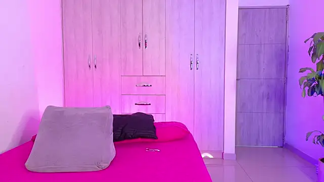 Snapshot of isabellahofmann chatting on 04/10/26, 10:14 isabellahofmann online show from 04/10/26, 10:14