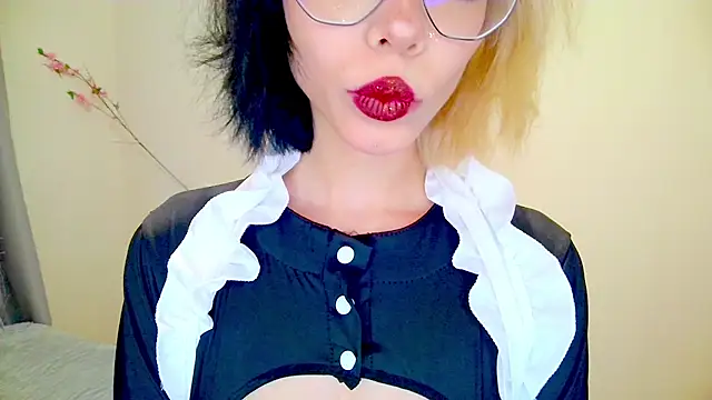 Layla Muur online show from 03/31/26, 02:17