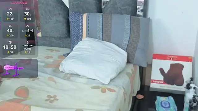 liana hot  online show from 04/05/26, 11:29