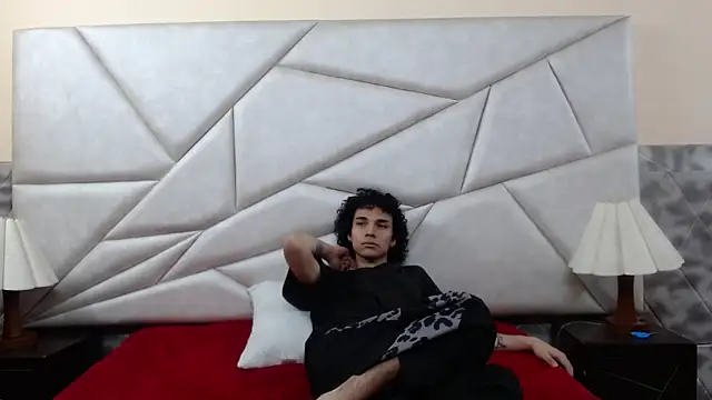 Nyx and Arian online show from 04/14/26, 01:55