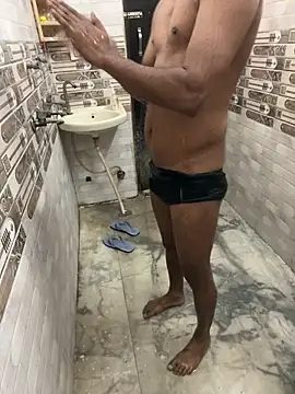 couple-new online show from 04/15/26, 06:15