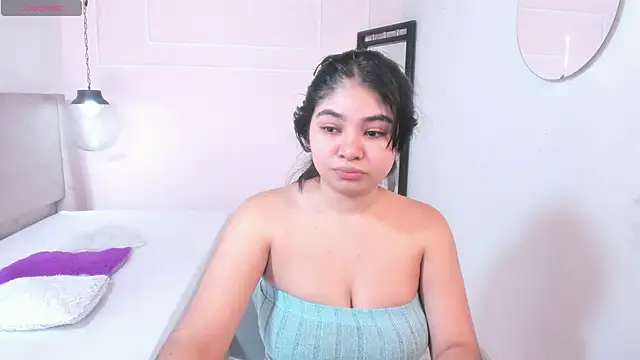 Snapshot of MilaHeat1 chatting on 03/31/26, 07:47 MilaHeat1 online show from 03/31/26, 07:47