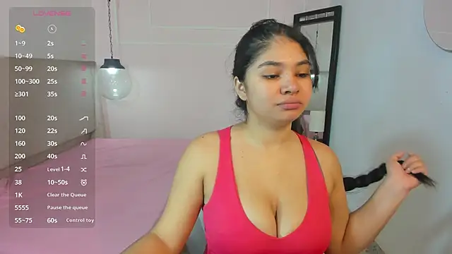 Snapshot of MilaHeat1 chatting on 04/13/26, 07:52 MilaHeat1 online show from 04/13/26, 07:52