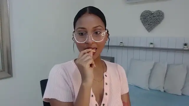 Rubi Diamond  online show from 04/10/26, 07:51