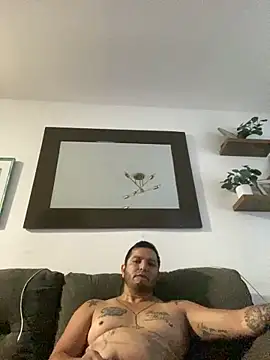 HOTB0Y18 online show from 04/01/26, 02:03