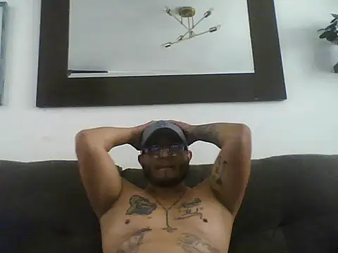 HOTB0Y18 online show from 04/14/26, 07:42