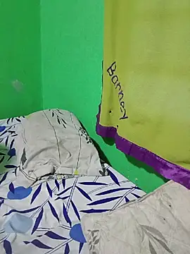 Snapshot of Lara_Seduce chatting on 07/19/26, 02:43 Lara Seduce online show from 07/19/26, 02:43