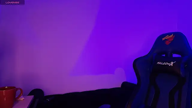 Nicolwhitee online show from 03/27/26, 12:05