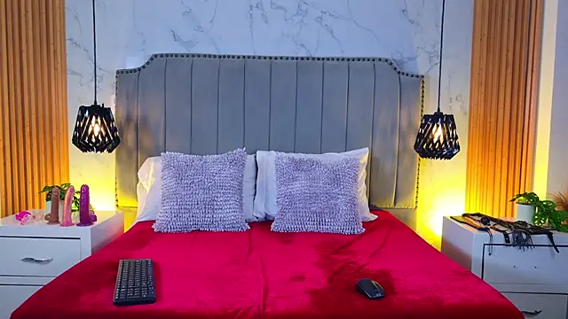 Kitty Lugo online show from 04/14/26, 01:39