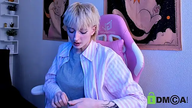 Kira  Cutie online show from 03/19/26, 08:35