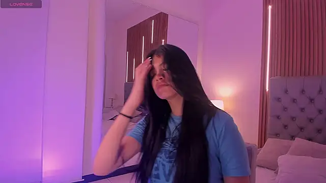 LiaSalvatore online show from 03/25/26, 12:22