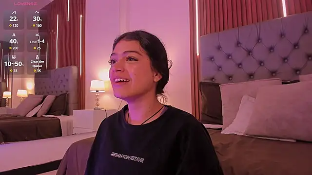 LiaSalvatore online show from 04/15/26, 07:58