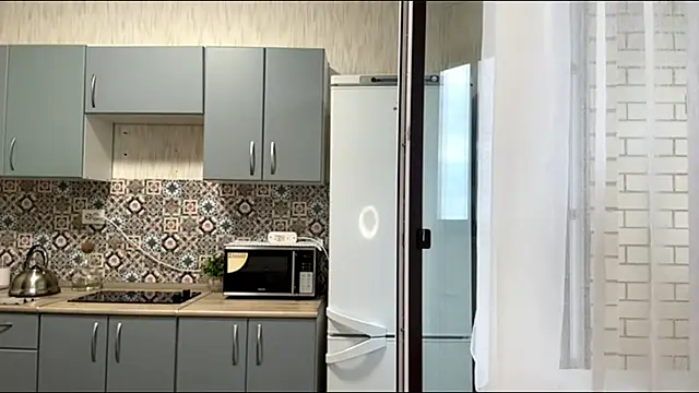 LypsiXo online show from 04/17/26, 01:25