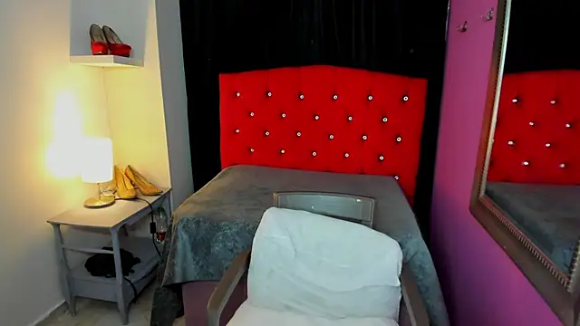 ScarletBigTitties online show from 04/15/26, 12:01