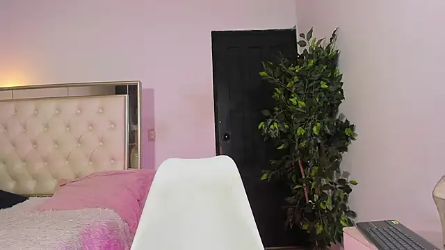 Snapshot of Im_XanderSmith chatting on 04/14/26, 07:20 Im XanderSmith online show from 04/14/26, 07:20